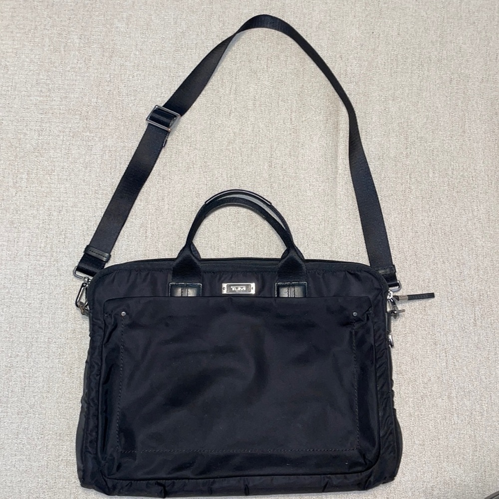 TUMI Voyager Women’s Laptop Bag Black Nylon with Silver Hardware EUC